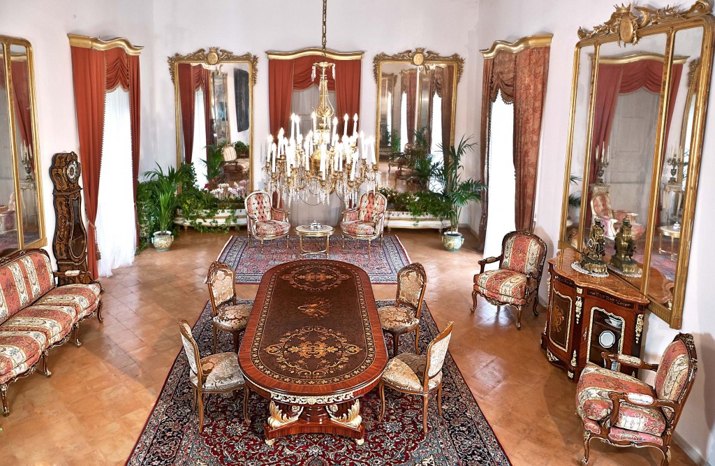 Sala da pranzo di lusso - Sala degli specchi Sala da pranzo di lusso - Sala degli specchi